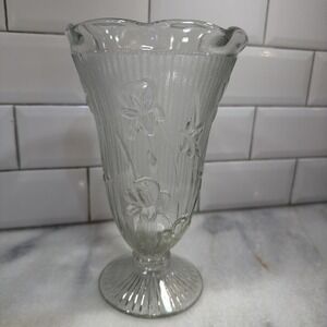 Jeannette Glass IRIS AND HERRINGBONE Crystal Footed Flower Vase 9"